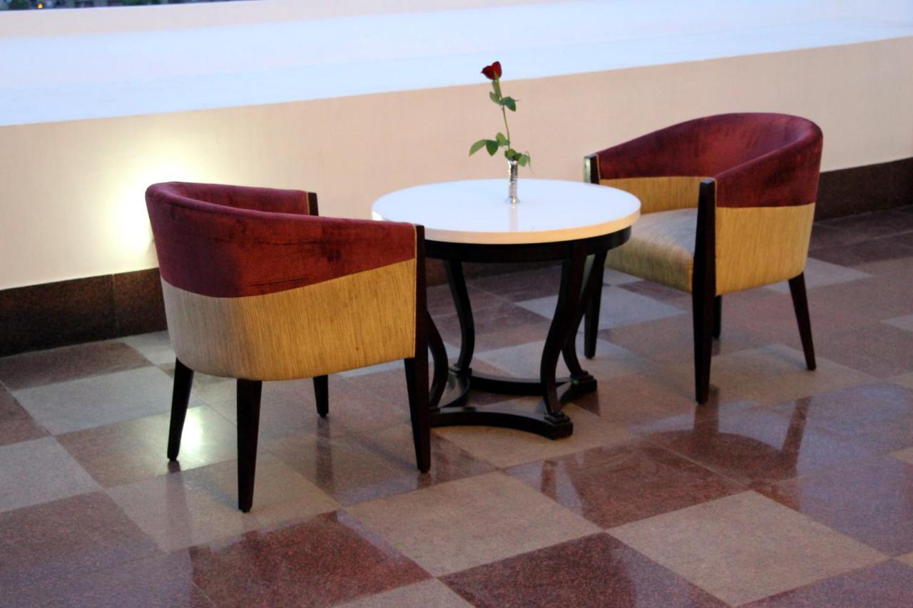 Dasaprakash Hotel